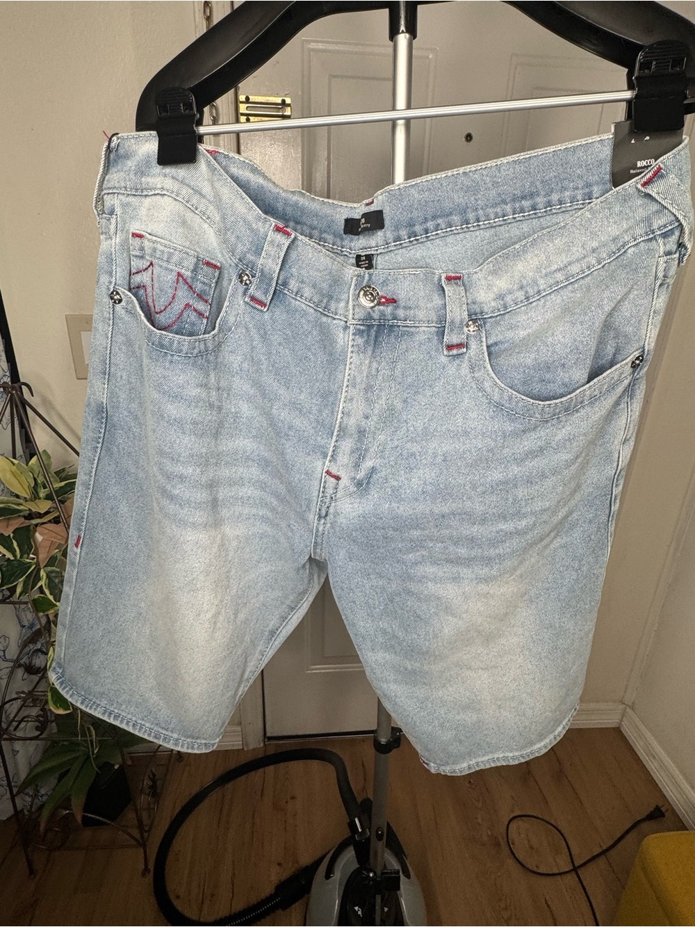 True Religion Light Wash Denim Shorts Rocco relaxed skinny Sz:38